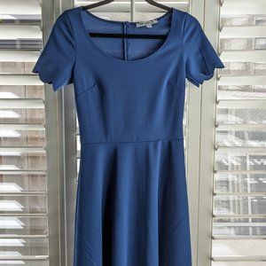 Blue dress, scalloped sleeves